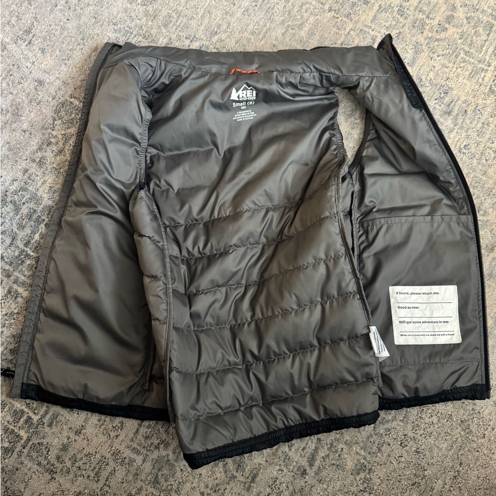 REI Co-op Kids Down Puffer Vest | Size Small (8) | Black | Excellent Condition - Picture 5 of 5
